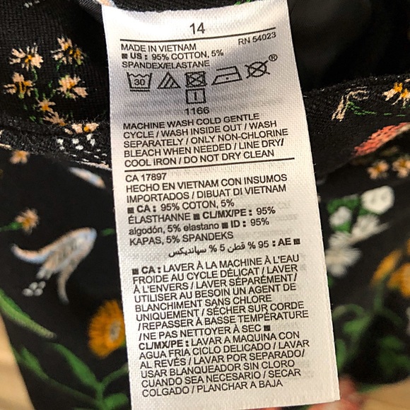 Old Navy floral print pixie mid-rise jeans - Picture 7 of 7